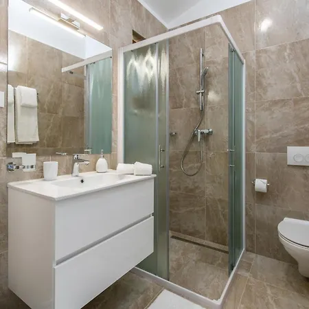 Lovely In With Outdoor Swimming Pool *