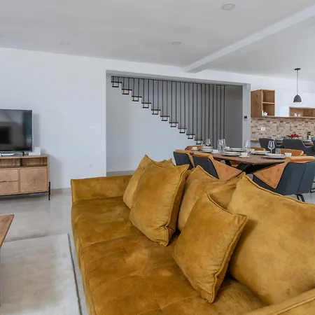 3 Bedroom In Casa vacanze *