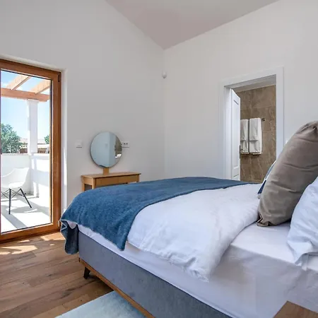 3 Bedroom In Kavran