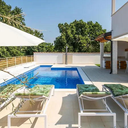Lovely In With Outdoor Swimming Pool *